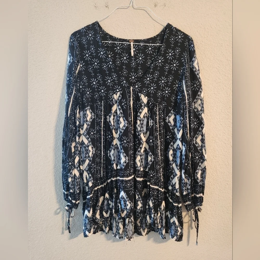 Free People Down By The Bay Tunic Blue Floral Print size small